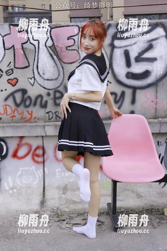 绮梦摄影-秋月 绮梦摄影 - 秋月倾情奉献无修无水印在线写真,你还买得起那张摇晃的照片吗?