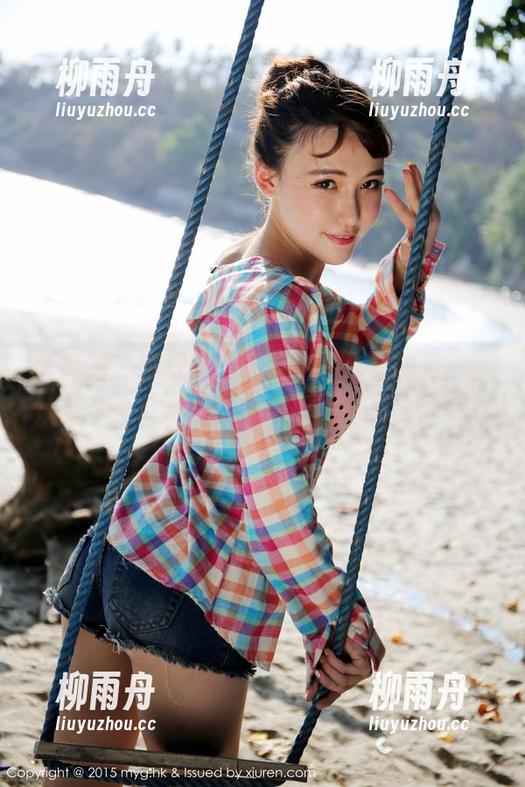 美媛馆 - 陈舒羽带你看私房泳池的另一面，这次不再淋湿，而是被“水花”击中！