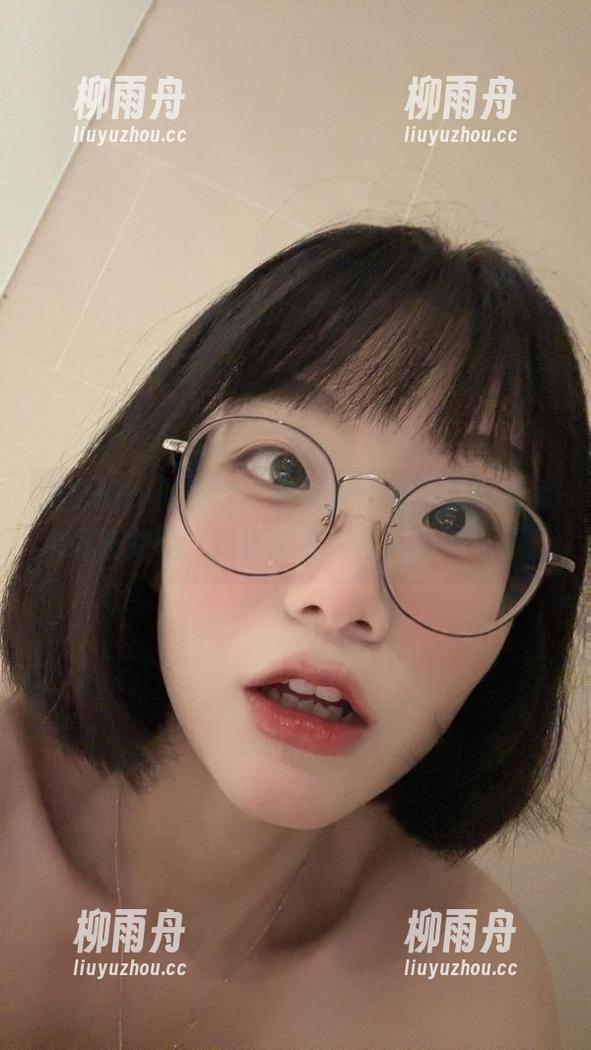 微密圈 - 胜利的小生活护士版，高级感和亲切感并存，高清图包太让人有想法了。