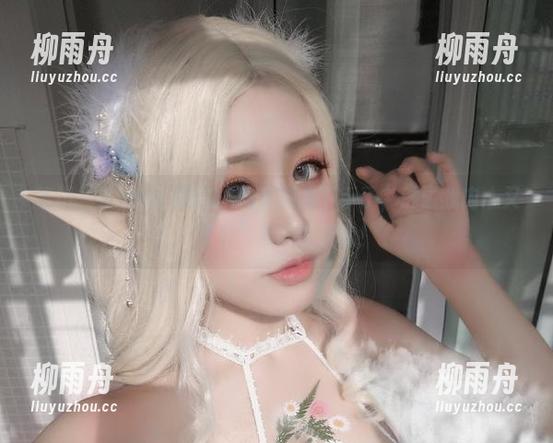 芊川一笑MNK的COS图包对我下手了，触碰我内心又“蚕食”着我的灵魂！