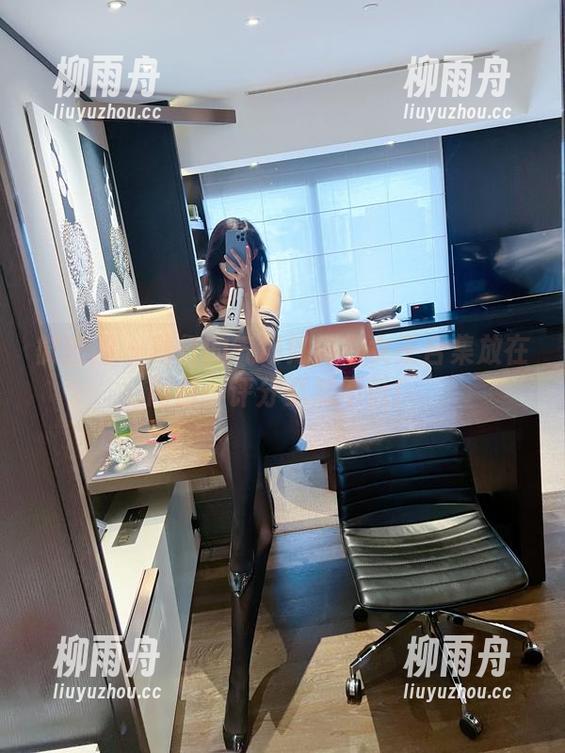 微密圈 - 葛征的气场如何？女王合集放在网盘，评分必然不低！
