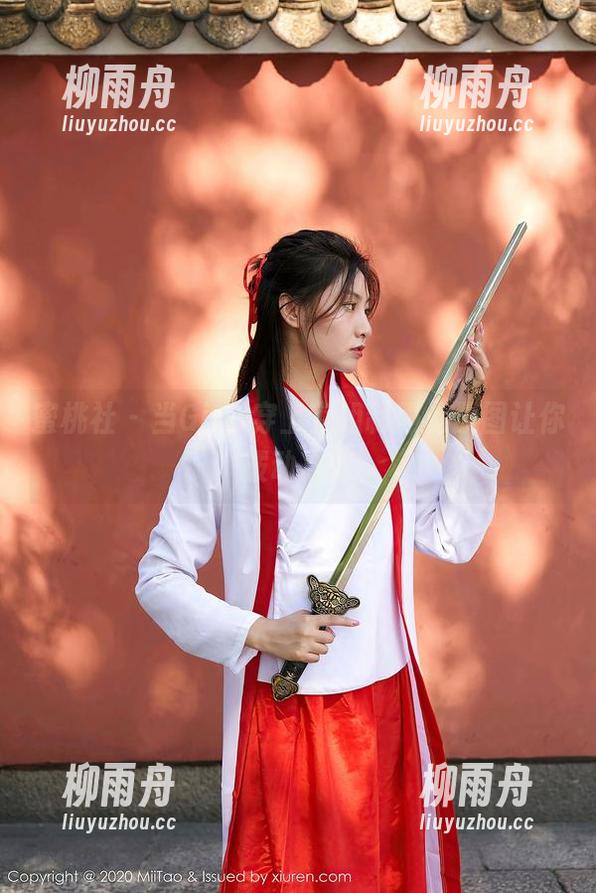 蜜桃社 - 当Gina穿上空姐制服，原图让你拨动心弦
