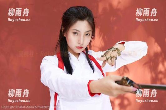 蜜桃社 - Rola的制服写真，不小心把我的心也制服了。