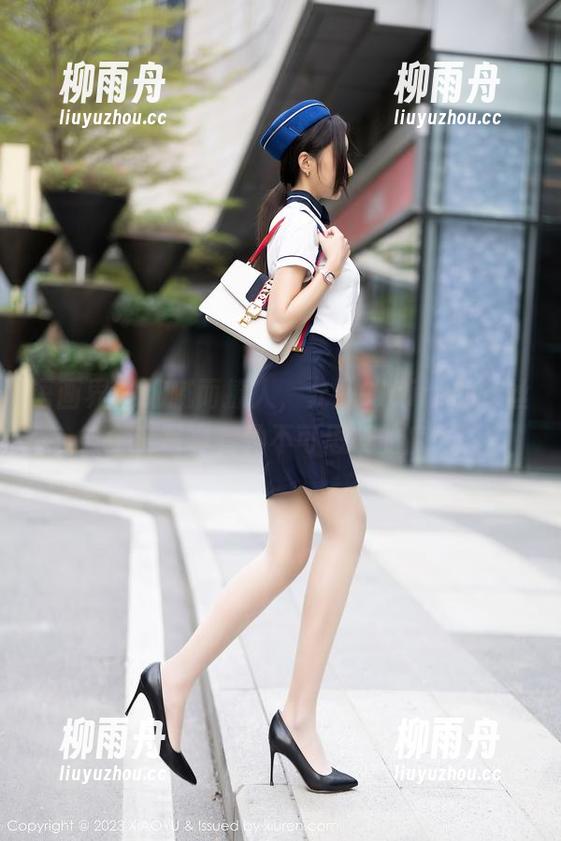 语画界-允儿Claire 语画界 - 细腻而撩人,允儿Claire的灰丝全套写真有种不可思议的魔力