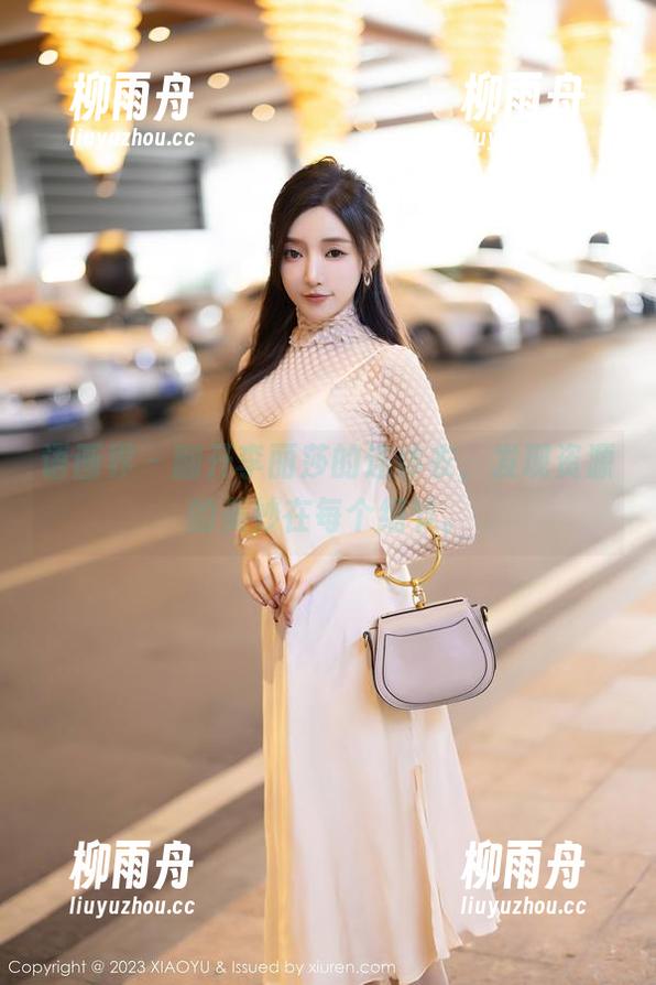 语画界 - 翻开李丽莎的连体衣，发现资源的美妙在每个细节。