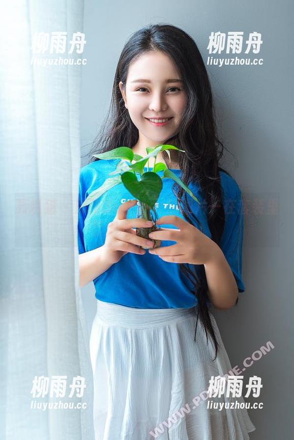 轰趴猫 - 那张Summer的图片—在套装里显得颇为小清新。
