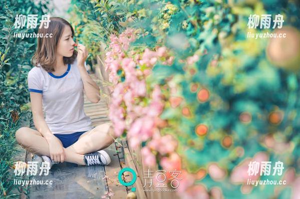 青豆客 - 图包来啦！朱赢Molly的夏日特供，免费的，总有一天你会心动？